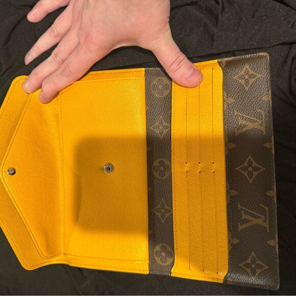 Louis Vuitton Monogram Epi Marie-Lou Long Wallet - Picture 8 of 14